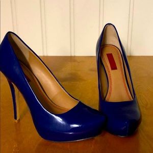 5/48 royal blue patent leather heels